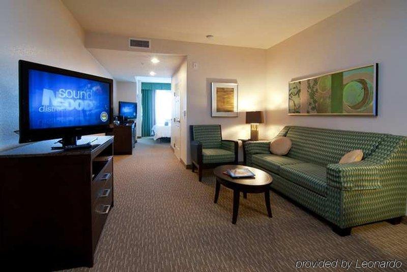 Hilton Garden Inn Сан-Бернардино Номер фото